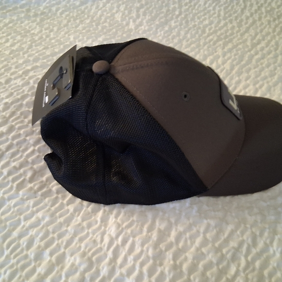 Under Armour Black and Brown Hunting Hat - Picture 3 of 5